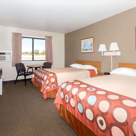 Super 8 By Wyndham Colorado Springs Peterson Space Force Cimarron Hills Exterior photo